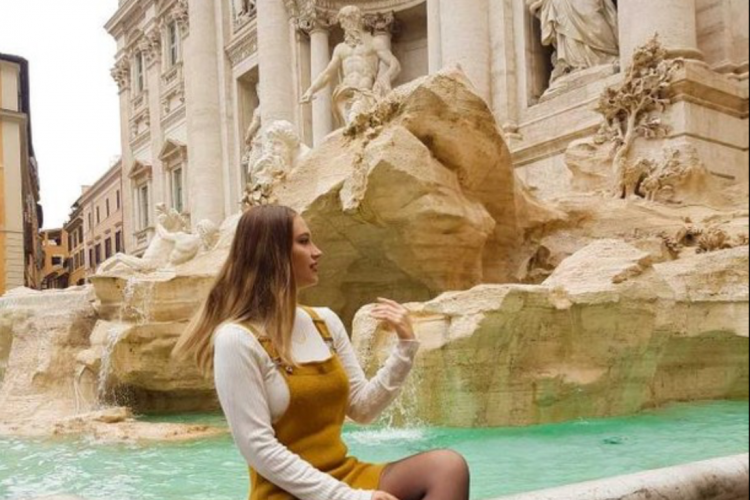 fontana di trevi roma italia