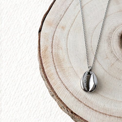 collar concha plateada