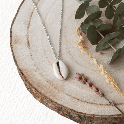collar concha plateado