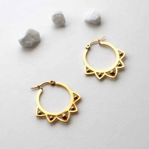 pendientes étnicos dorados