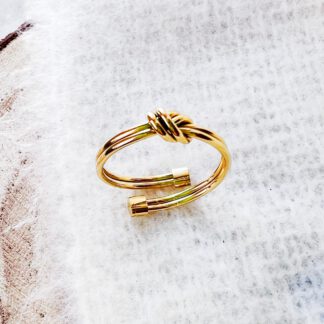 Anillo nudo dorado