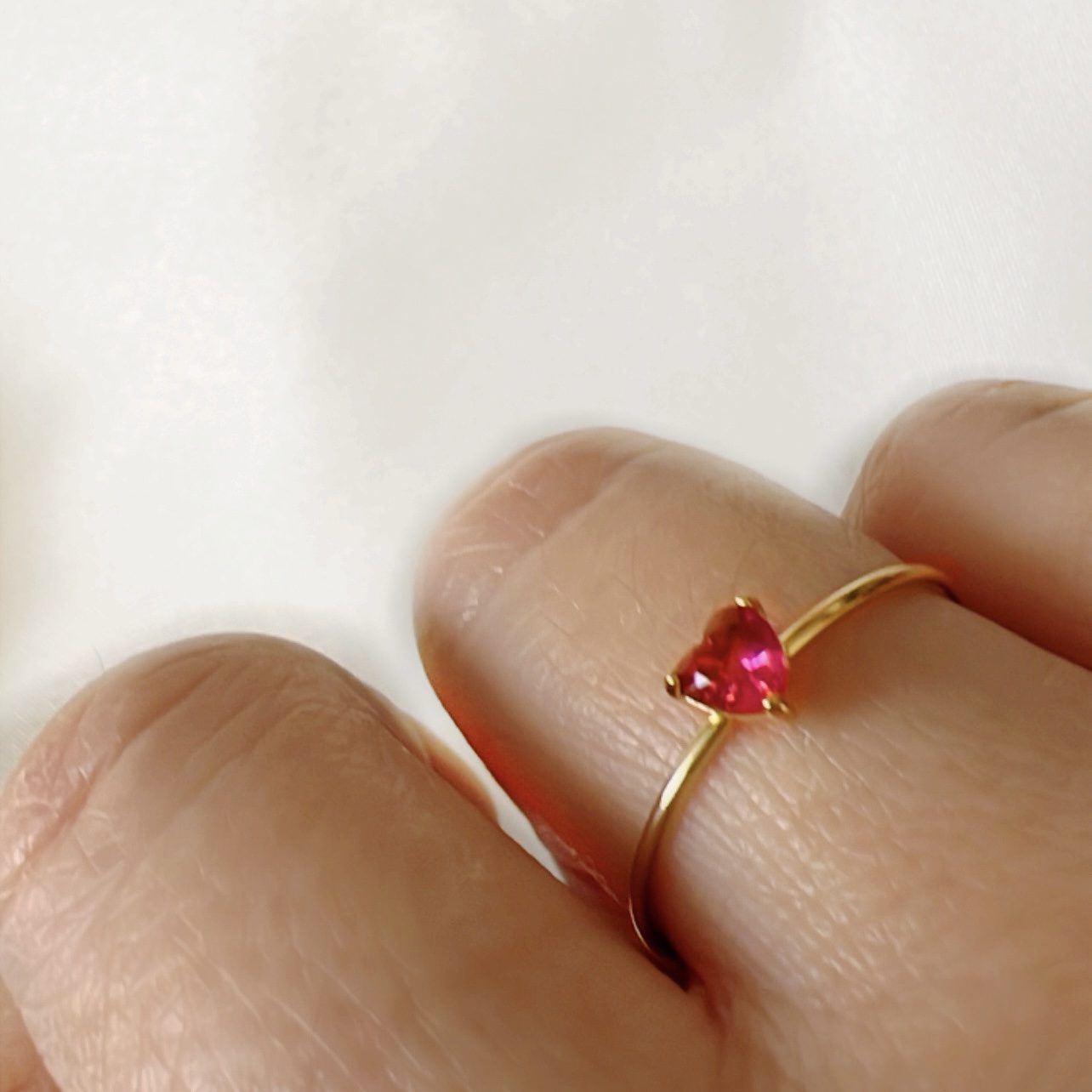 Anillo Afrodita fucsia